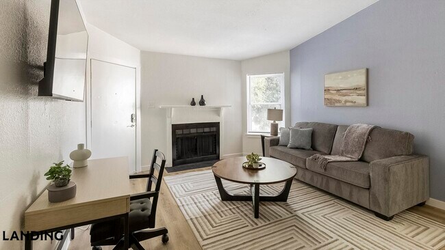 1225 E Pleasant Run Rd, Unit 2108 in Desoto, TX - Foto de edificio - Building Photo