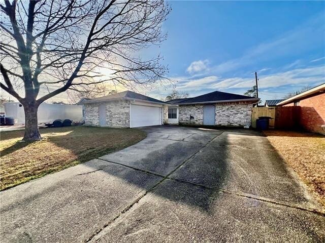 107 Dixie Cir in Slidell, LA - Building Photo