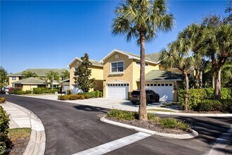 8310 Big Acorn Cir in Naples, FL - Building Photo - Building Photo