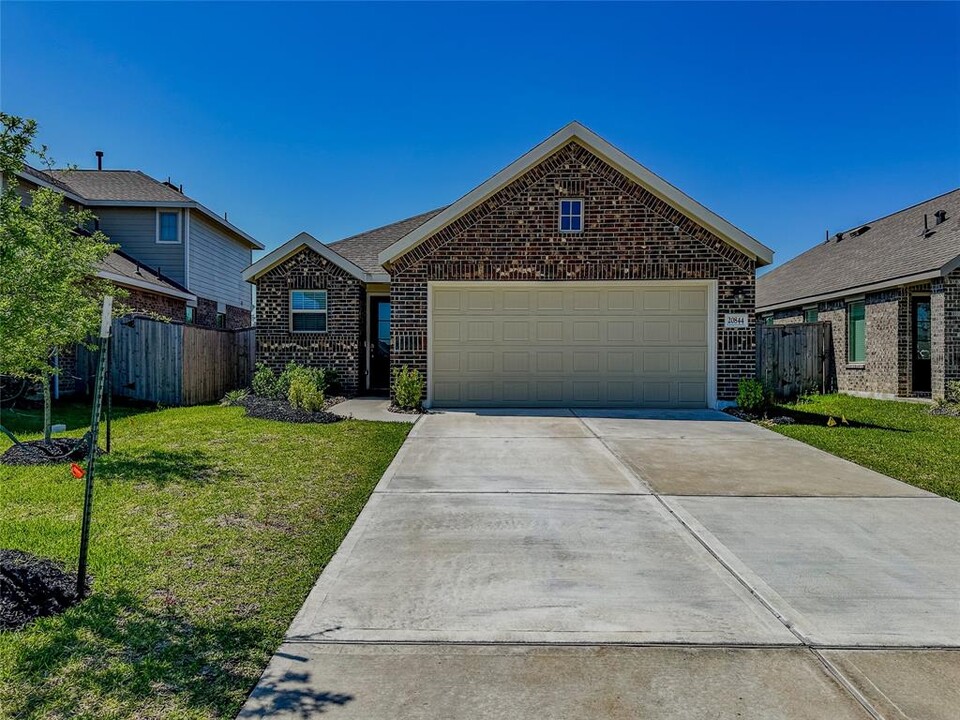 20844 Cropani Shadow Dr in New Caney, TX - Foto de edificio