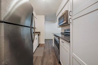 4569 S Lowell Blvd, Unit B in Denver, CO - Building Photo - Building Photo