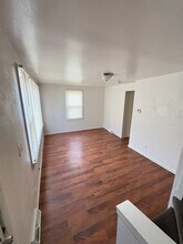 6137 N 35th St in Milwaukee, WI - Foto de edificio - Building Photo