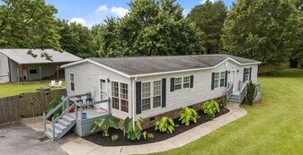 2513 Cobb Dail Rd in Farmville, NC - Building Photo