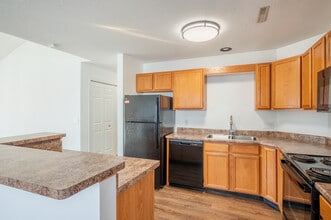 Hunter's Trail in Sun Prairie, WI - Foto de edificio - Interior Photo