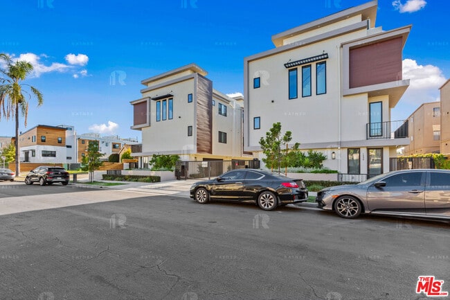 property at 1547 Hi Point St