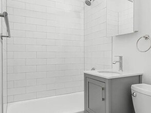 122 W 80th St in New York, NY - Building Photo - Building Photo