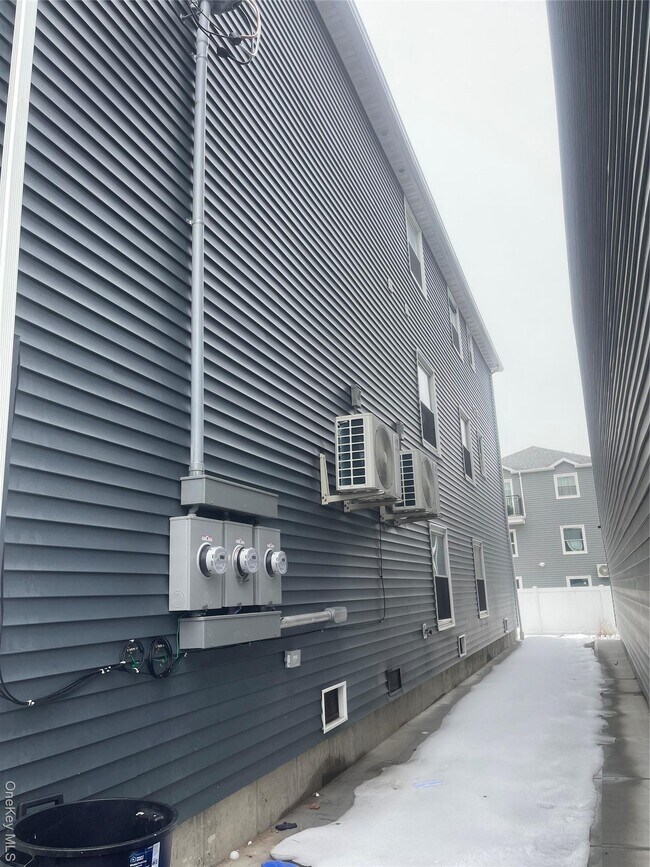 1-57 Beach 25th St in Queens, NY - Building Photo - Building Photo