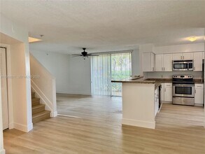 12142 St.Andrews Pl in Miramar, FL - Building Photo - Building Photo