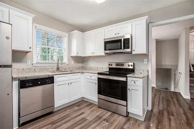 2625 Crestdale Cir SE in Atlanta, GA - Building Photo - Building Photo