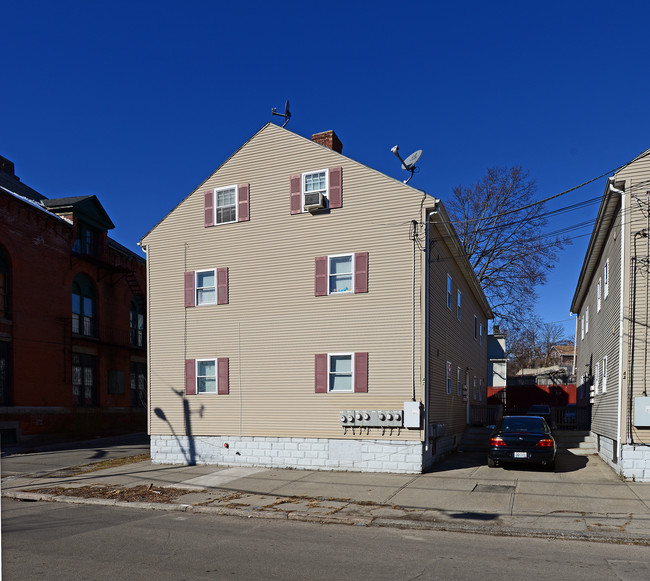 42 Chaffee St in Providence, RI - Building Photo - Building Photo