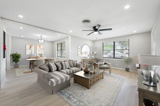 4356 Phlox St in Houston, TX - Building Photo - Building Photo