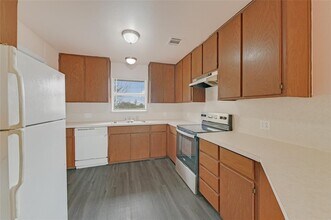 200 Creekside Trail in Kyle, TX - Building Photo - Building Photo