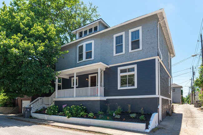property at 115 Charlotte Pl