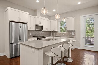 1730 Bunche Rd in Austin, TX - Building Photo - Building Photo