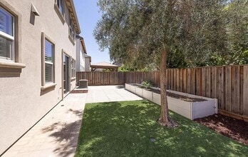 168 Lusitano Way in Gilroy, CA - Building Photo - Building Photo