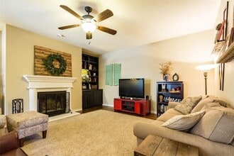 4633 Chandler Dr in Frisco, TX - Foto de edificio - Building Photo