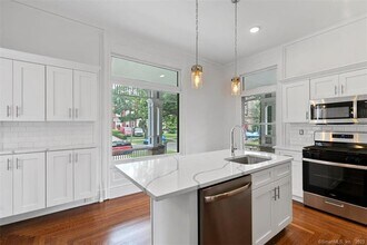 131 Dwight St in New Haven, CT - Building Photo - Building Photo