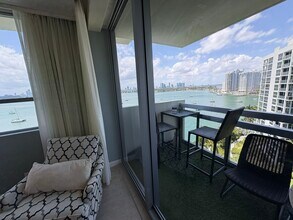 1500 Bay Rd, Unit 1140 in Miami Beach, FL - Building Photo - Building Photo