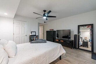 9460 E Mission Ln, Unit 116 in Scottsdale, AZ - Building Photo - Building Photo