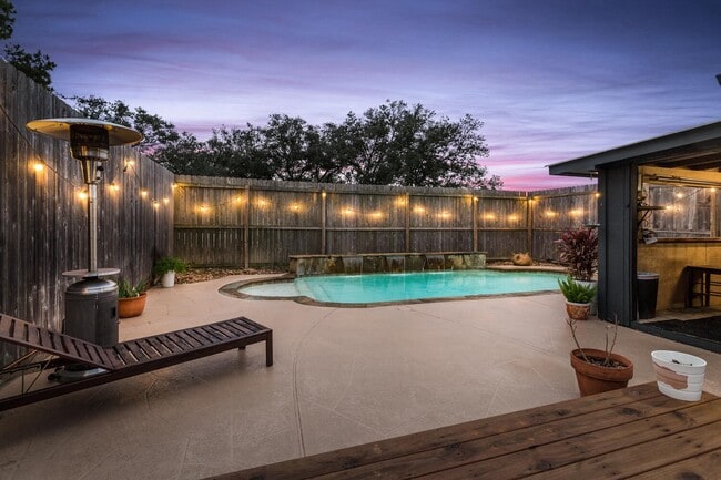 5885 Woodway Dr in Beaumont, TX - Building Photo - Building Photo