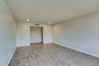 1960 E Fremont Dr in Tempe, AZ - Building Photo - Building Photo