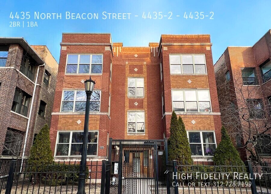 4435 N Beacon St in Chicago, IL - Building Photo