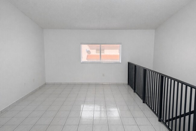 7891 W 29th Way in Hialeah, FL - Building Photo - Building Photo