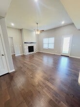 521 S Woodland Hls Ave in Rogersville, MO - Building Photo - Building Photo