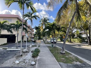 3522 NE 171 St in Miami, FL - Building Photo - Building Photo