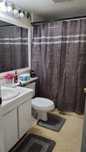 203 Foxtail Dr in Greenacres, FL - Building Photo - Building Photo