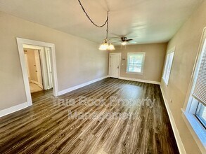 804 E 13th St in Ada, OK - Foto de edificio - Building Photo