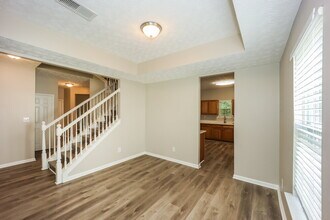 3521 Creekview Dr in Union City, GA - Foto de edificio - Building Photo