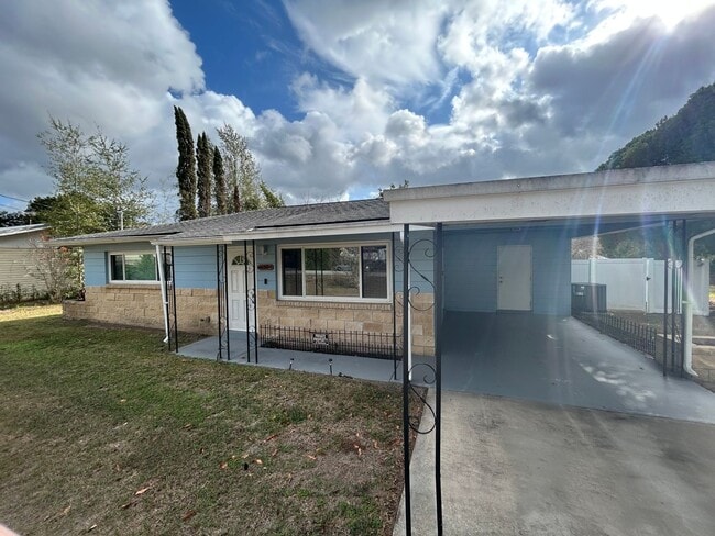 property at 21570 SW Raintree St