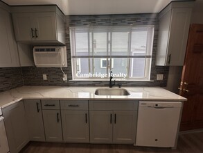 251 Elm St, Unit 3T in Cambridge, MA - Foto de edificio - Building Photo