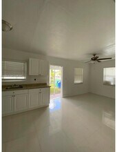 320 NW 83rd St in Miami, FL - Building Photo - Building Photo