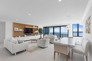 3120 S Ocean Blvd in Palm Beach, FL - Building Photo