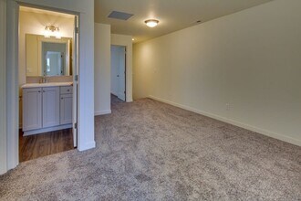 2530 NE Purcell Blvd in Bend, OR - Building Photo - Building Photo