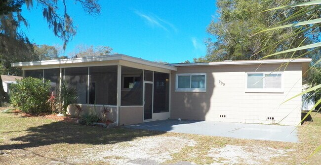 property at 905 Alicia Ave