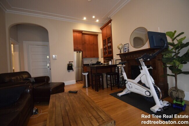384 Marlborough St, Unit #3 in Boston, MA - Foto de edificio - Building Photo