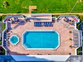 123 Lakeshore Dr in North Palm Beach, FL - Building Photo - Building Photo