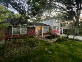 1527 Chandler St in Charleston, SC - Building Photo