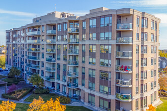 300 Ray Lawson Blvd in Brampton, ON - Building Photo - Building Photo