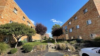 Epworth Apartments in Cincinnati, OH - Building Photo