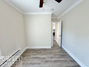 2133 W Giddings St, Unit 2D in Chicago, IL - Building Photo - Building Photo