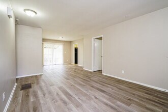 367 Lady Guinevere Way in Jonesboro, GA - Building Photo - Building Photo