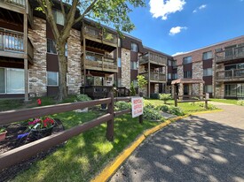 Amberwood Place Apartments