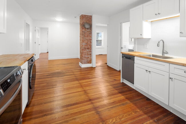 323 Williams St in Providence, RI - Building Photo - Building Photo