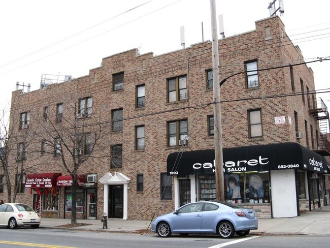 1133 Rhinelander Ave in Bronx, NY - Building Photo
