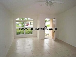 539B Albatross Dr in Kissimmee, FL - Building Photo - Building Photo