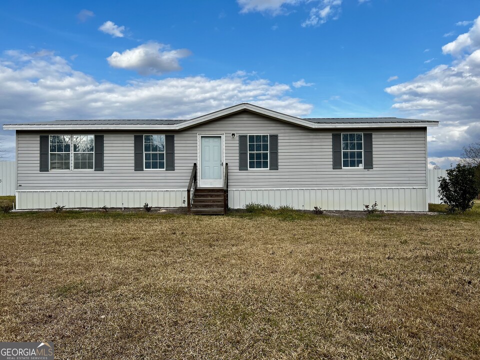 541 Old Valambrosia Rd in Dublin, GA - Building Photo